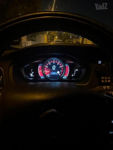 וולוו V40
