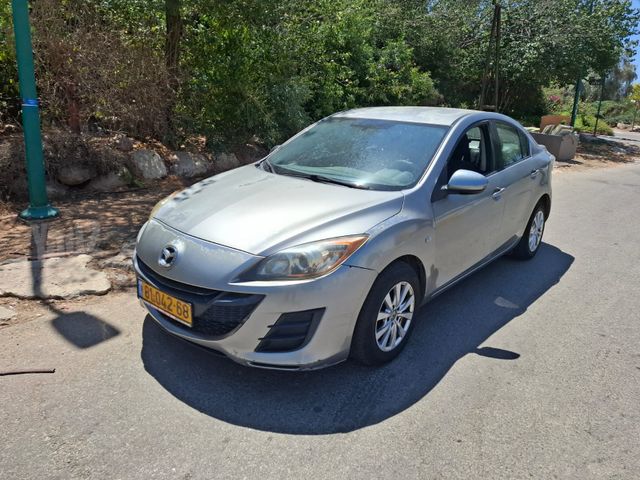 מודעת רכב מאזדה 3