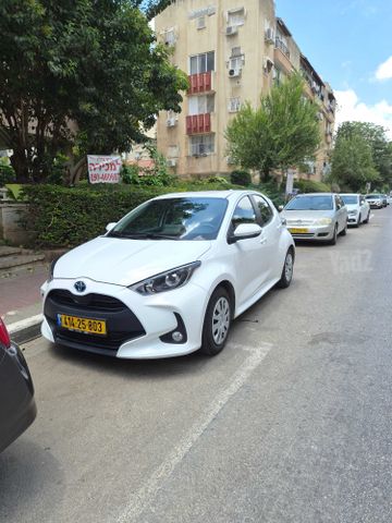 טויוטה יאריס