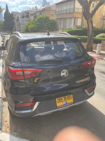 מודעת רכב אם ג'י ZS