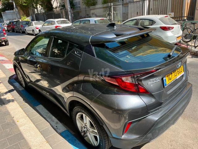 מודעת רכב טויוטה C-HR