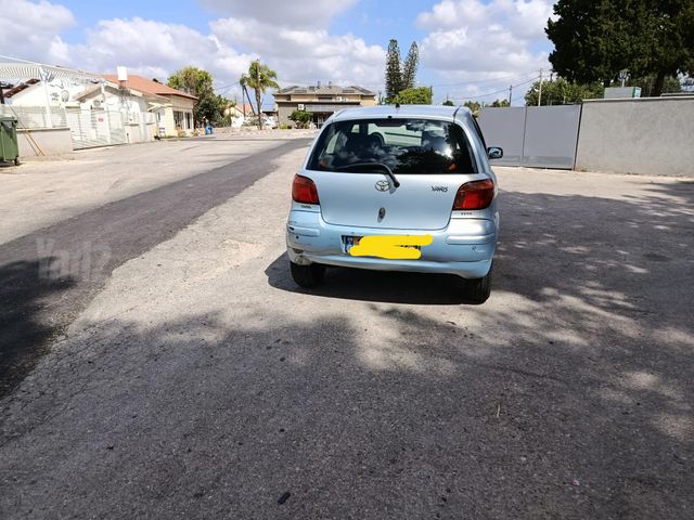 טויוטה יאריס
