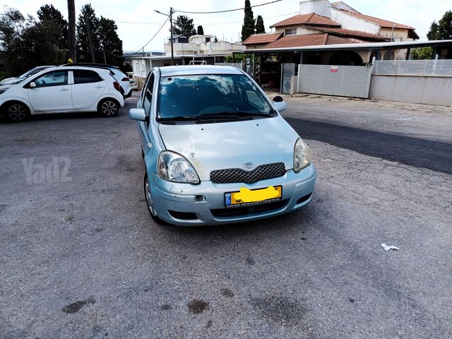 טויוטה יאריס