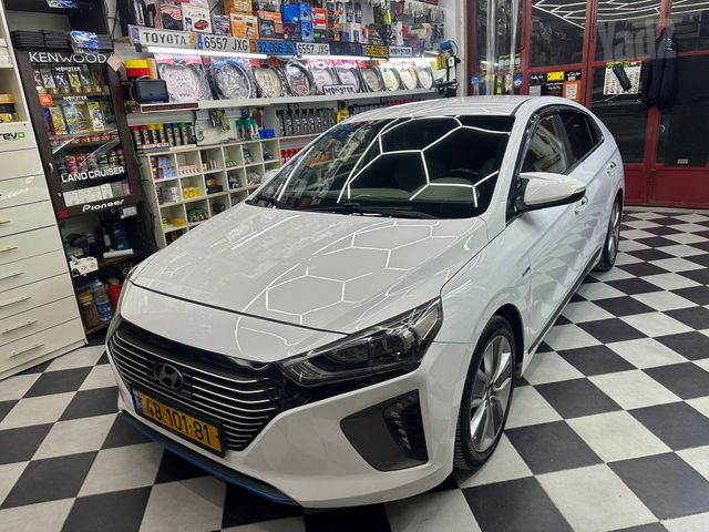 יונדאי איוניק