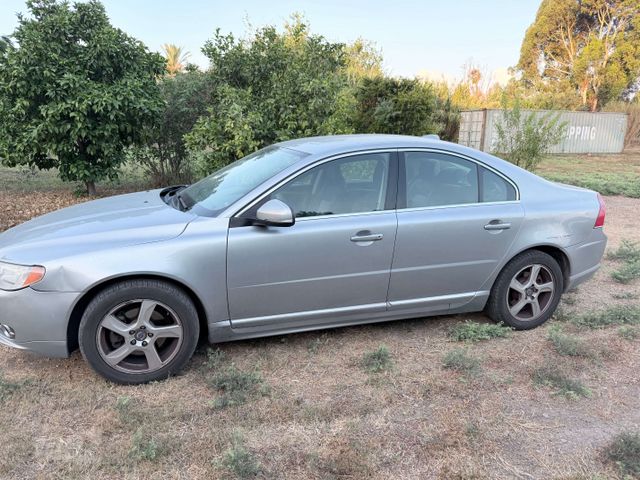 וולוו S80