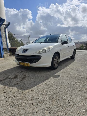 פיג'ו 206