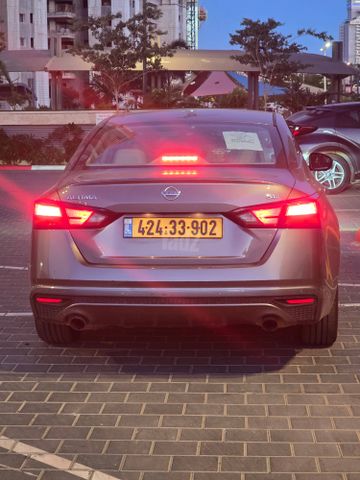 ניסאן אלטימה