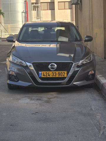 ניסאן אלטימה