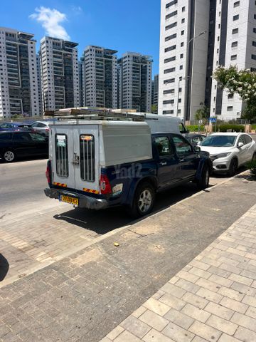 איסוזו די-מקס