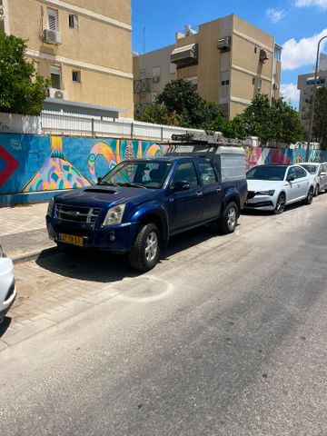 איסוזו די-מקס