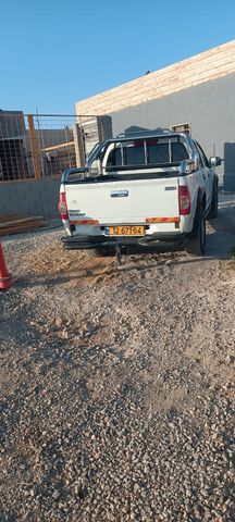 איסוזו די-מקס