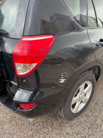 טויוטה RAV4