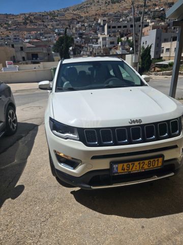 מודעת רכב ג'יפ קומפאס