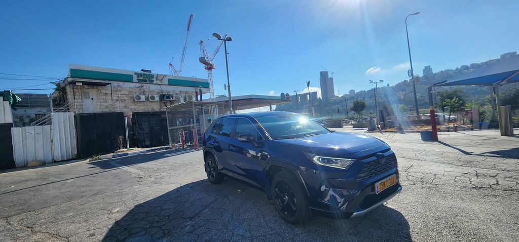 טויוטה RAV4