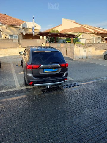 מיצובישי אאוטלנדר