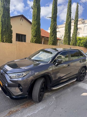 טויוטה RAV4