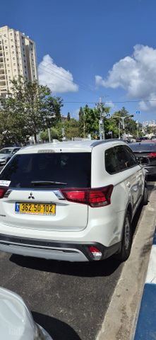 מיצובישי אאוטלנדר