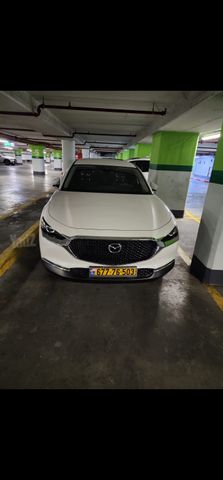 מודעת רכב מאזדה CX-30