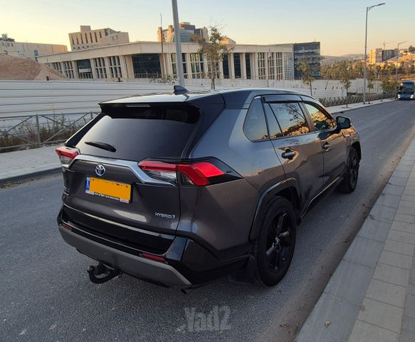 טויוטה RAV4