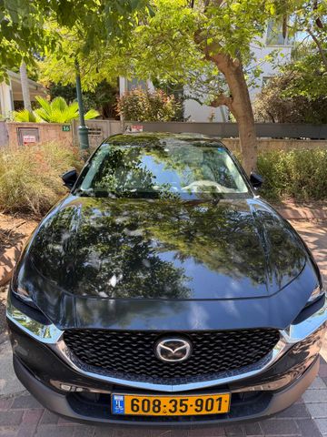 מודעת רכב מאזדה CX-30