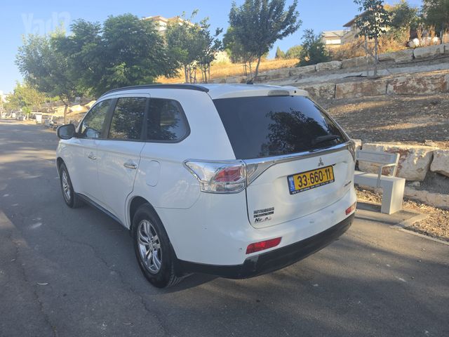 מיצובישי אאוטלנדר