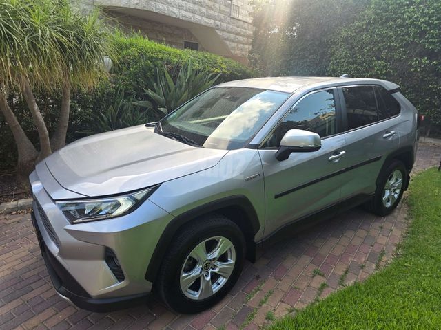 טויוטה RAV4