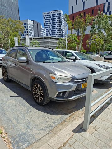 מודעת רכב מיצובישי ASX