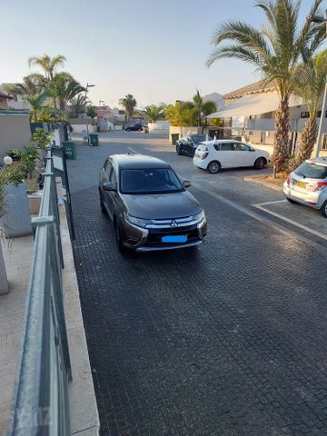 מיצובישי אאוטלנדר
