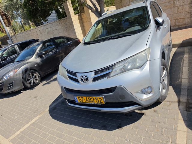 מודעת רכב טויוטה RAV4