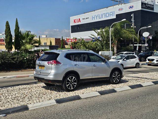 ניסאן אקס טרייל