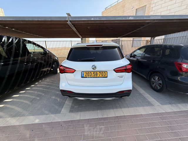 אם ג'י EHS PHEV