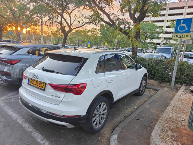 אאודי Q3