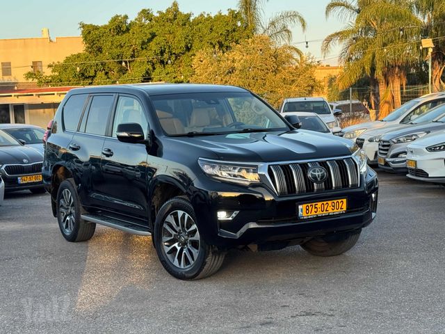 טויוטה לנד קרוזר