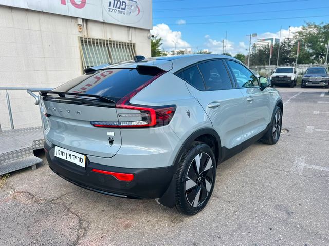 וולוו XC40