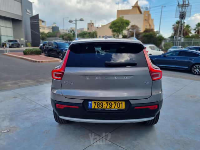 מודעת רכב וולוו XC40 2
