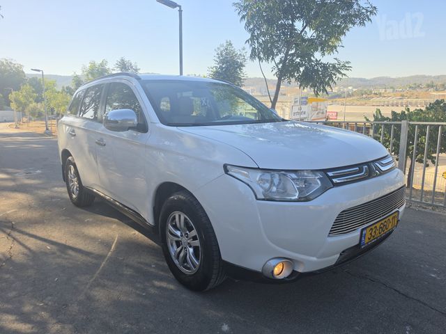 מיצובישי אאוטלנדר