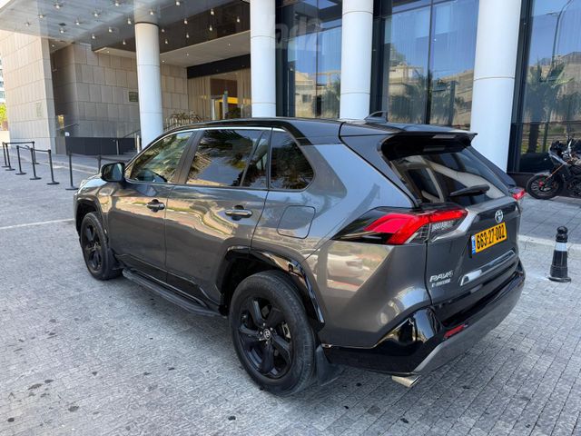 טויוטה RAV4