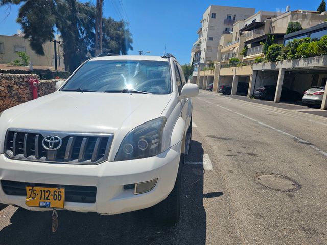 טויוטה לנד קרוזר