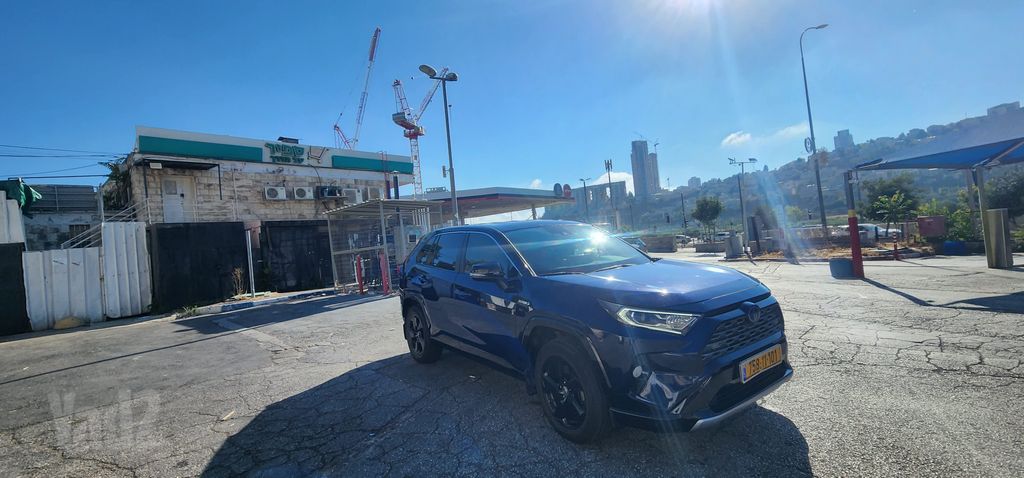 טויוטה RAV4