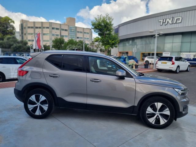 מודעת רכב וולוו XC40 1