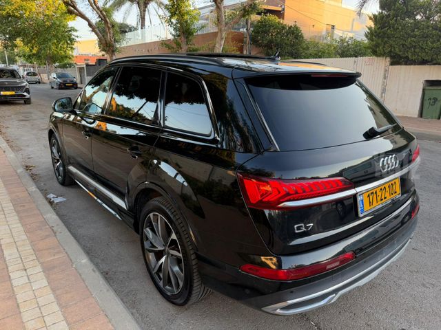 אאודי Q7