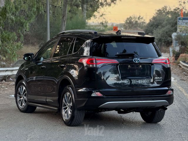 טויוטה RAV4
