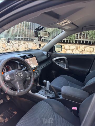 טויוטה RAV4
