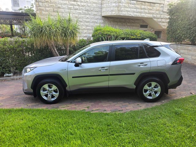 מודעת רכב טויוטה RAV4