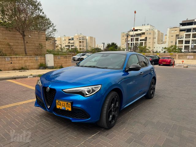 מודעת רכב אלפא רומיאו סטלביו