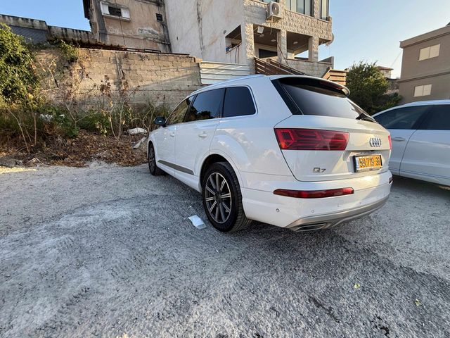 אאודי Q7