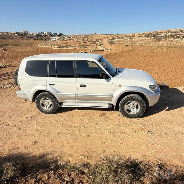 טויוטה לנד קרוזר