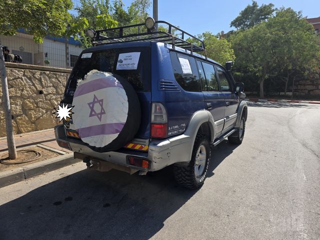 טויוטה לנד קרוזר