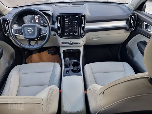 וולוו XC40