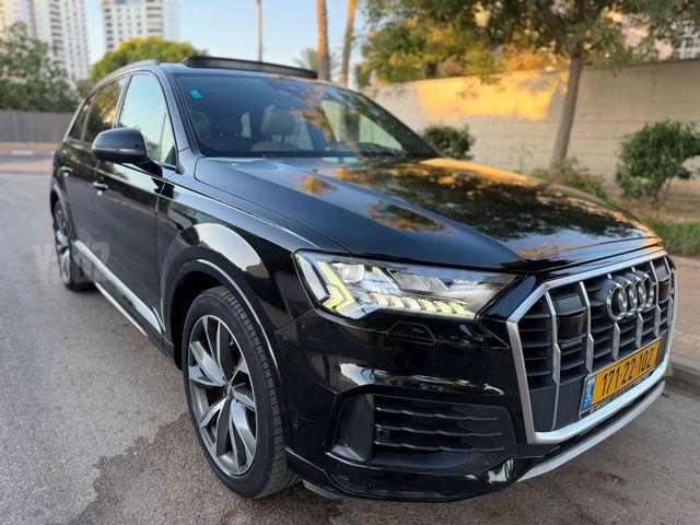 מודעת רכב אאודי Q7